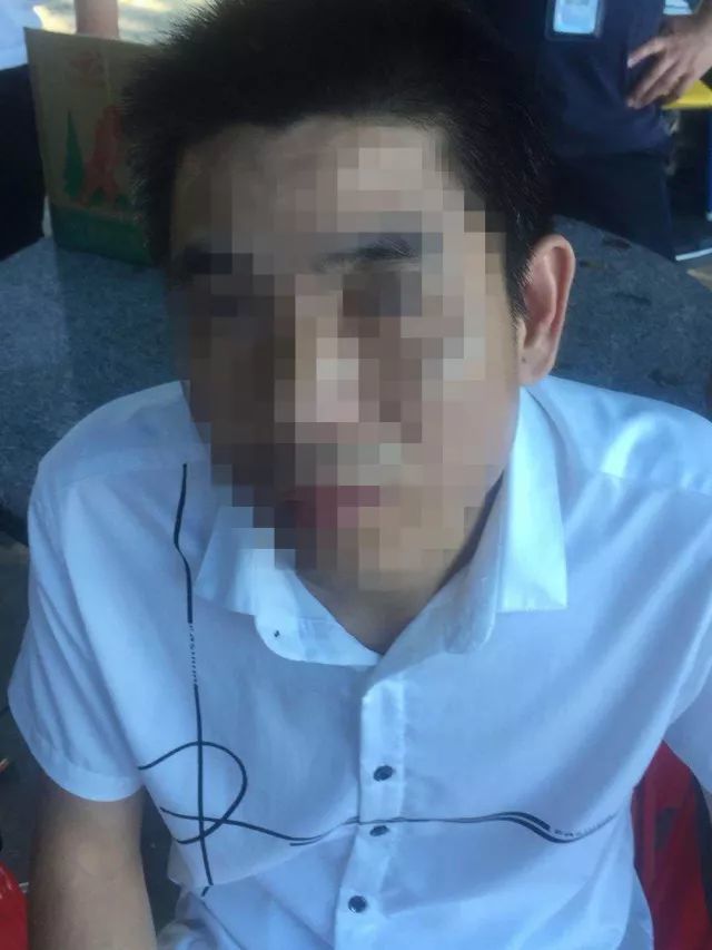民警抓捕盜車團伙時反被噴催淚劑