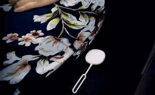 除了防狼噴霧，還有這個(gè)報(bào)警神器，女性出門必帶！